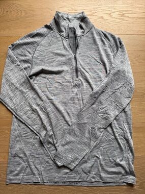 Lululemon Men's Metal Vent Tech 1/4 zip pullover XL grey GUC